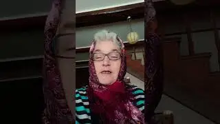 The scarf and the beauty