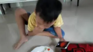 Farhan makan tai