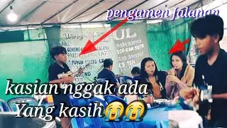 Kasian pengamen cilik ngak ada yang kasih uang 😭😭