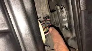 Jeep. no power windows, mirrors, door locks. fix