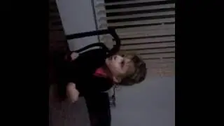 Что она творит...Смотреть всем Порно