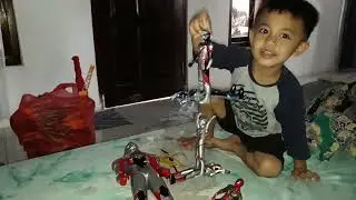 ultramen X, ultramen taro, ultramen galaksi, ultramen zero semua bersatu @IzzarAthaillah