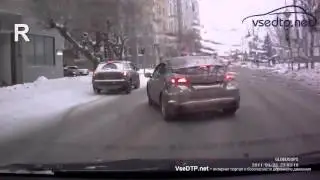 17.12.2015 Тюмень. Только водителю Волги, некуда было уворачиваться
