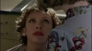 Julianne Moore and Toni Collette Lesbian Kiss_-D_sf_umiuY #001