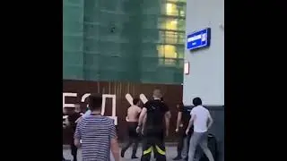 Кавказцы избивают охранников
