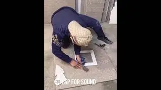 Молодой человек, с удивительными навыками...