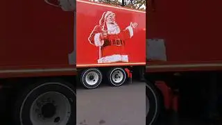 Аааа! Я таки увидел этот рождественский кока-кольный грузовик!  #рождество
