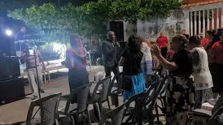 Adorando en mexico  y la gloria de manifectandose y liberando