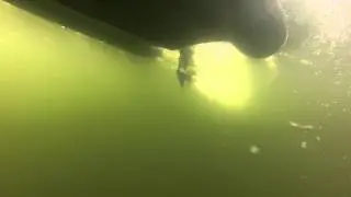 Винт под водой