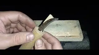 Необычный нож. Резьба по дереву.