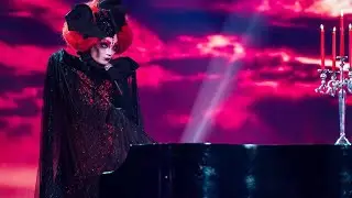 Прилепът (Георги Симеонов-JJ) изпълнява "Hallelujah" на Alexandra Burke . ~ Маскираният певец 3.