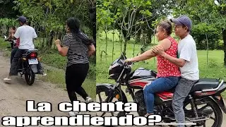 Doña Chenta Tiene Miedo Aprender a Manejar |Esta Moto Será De Jucho