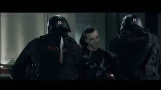 Элис атакует японский 