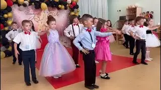 Танец "Вальс" на выпускном в детском саду