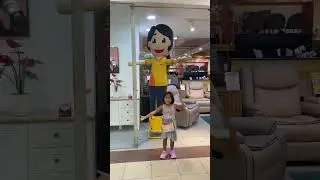 Naomi lg apa ya?? 