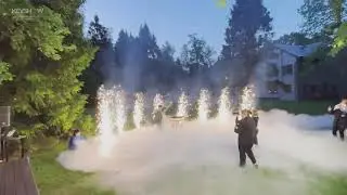 Фонтаны и тяжелый дым на торт