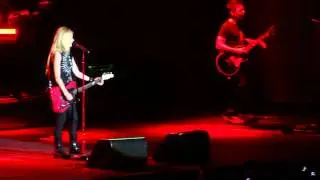 Avril Lavigne - Don't Tell Me (Tour The Black Star)