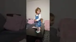 Две сестрёнки