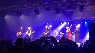 Concert Ranch House Favorites - Country Road