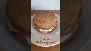How to make a classic Victoria Sponge cake | Dairy AND gluten free! 