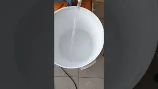 Запуск водяной скважины после зимы.