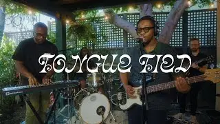 Floyd Fuji - TONGUE TIED (Live Performance)