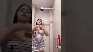 Tante Bohay Buka Baju Mau Mandi. 