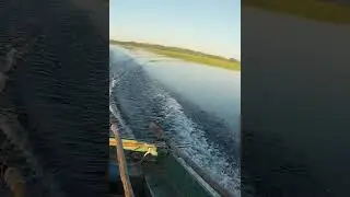 А мы просто катаемся на лодочке. 