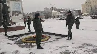 Пост №1. Владимир. Седьмая школа. Смена караула.