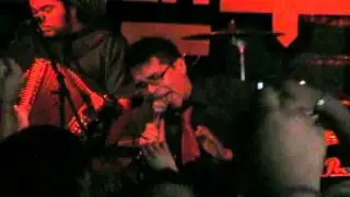 la tremenda korte --- ni un paso atras