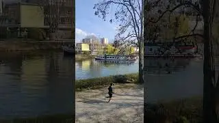 ⛵ Boat taking U turn in Berlin 