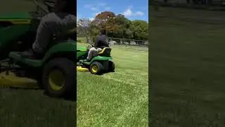John Deere Lawnmower Cuts Nice