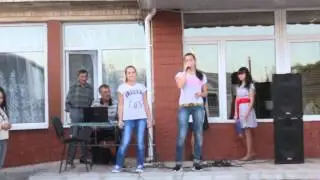 Виктория Березнюк и Людмила Попова - Улыбайся