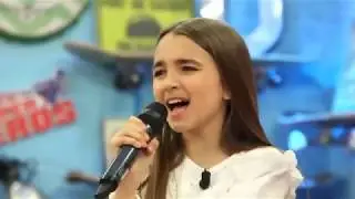 ANGELINA chante MAMAN ME DIT.. [LIVE]