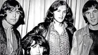 The Kinks - Lola(1970)(Lola Versus Powerman and the Moneygoround, Part One)