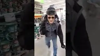 Безумные танцы в магазина,люди в шоке🤣🤣🤣 #dedpatap #дедпатап #топ #дед #танец #пранк