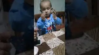 2 яшар бола оммин киляпти 2 yashar bola omin qilyapti))))