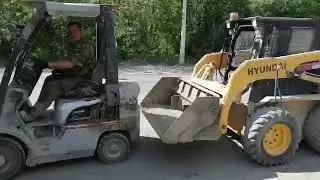 Когда погрузчик это хорошо, но с трактором лучше.