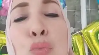 Bunda kasih cium seksi buat kamu