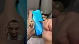 Он реально разбивает и царапает свой телефон! 📱😳