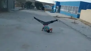 DANÇANDO BREAKDANCEE
