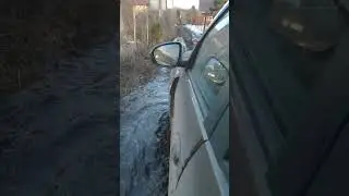 Плывем на дачу на Дастере #duster #offroad #4x4 #лужа