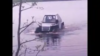 вездеход АБ-1 на плаву