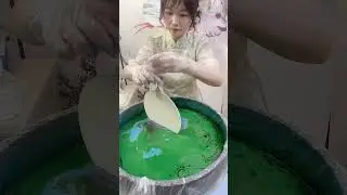Making Chinese hand-painted fans, half natural, half artificial. #painting #art #diy