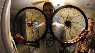 HUGE BMX UNBOXING & BIKE BUILD!!