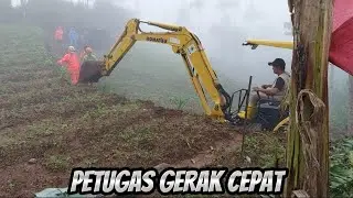 PETUGAS BERGEGAS MENUJU TKP DUA MENGGUNAKAN ALAT BERAT -MBAH SLAMET MENUNJUKAN DIMANA KORBAN DIKUBUR