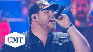 Luke Combs Performs “Beer Never Broke My Heart” at 2019 CMT Music Awards