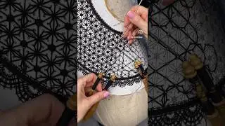 Чем сложнее кружевная решётка, тем интереснее её плести. #bobbinlace #кружевоплетениенакоклюшках