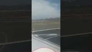 Cómo levanta el vuelo un avión #volaris #loscabos #aeropuerto #shorts #youtubeshorts #@levit4322