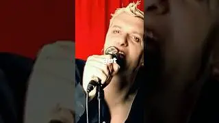 if anyone knows the title of this song, i’m really impressed 😳